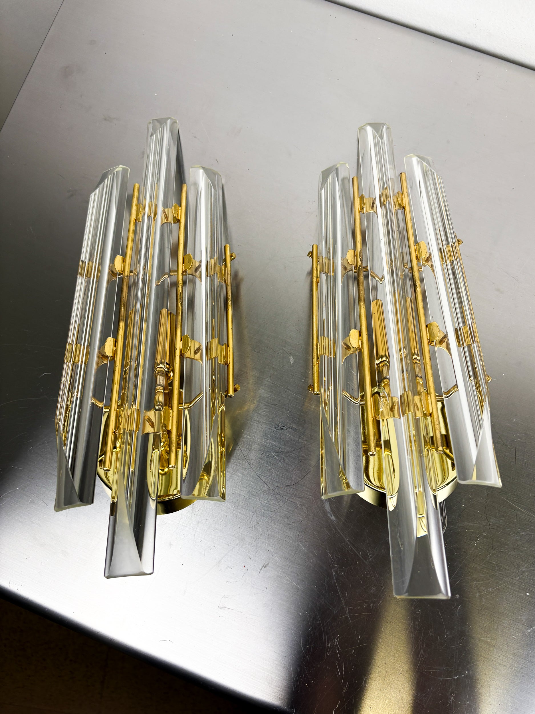 Pair of Venini wall lights, Murano cut glass, Italy, Circa 1970's