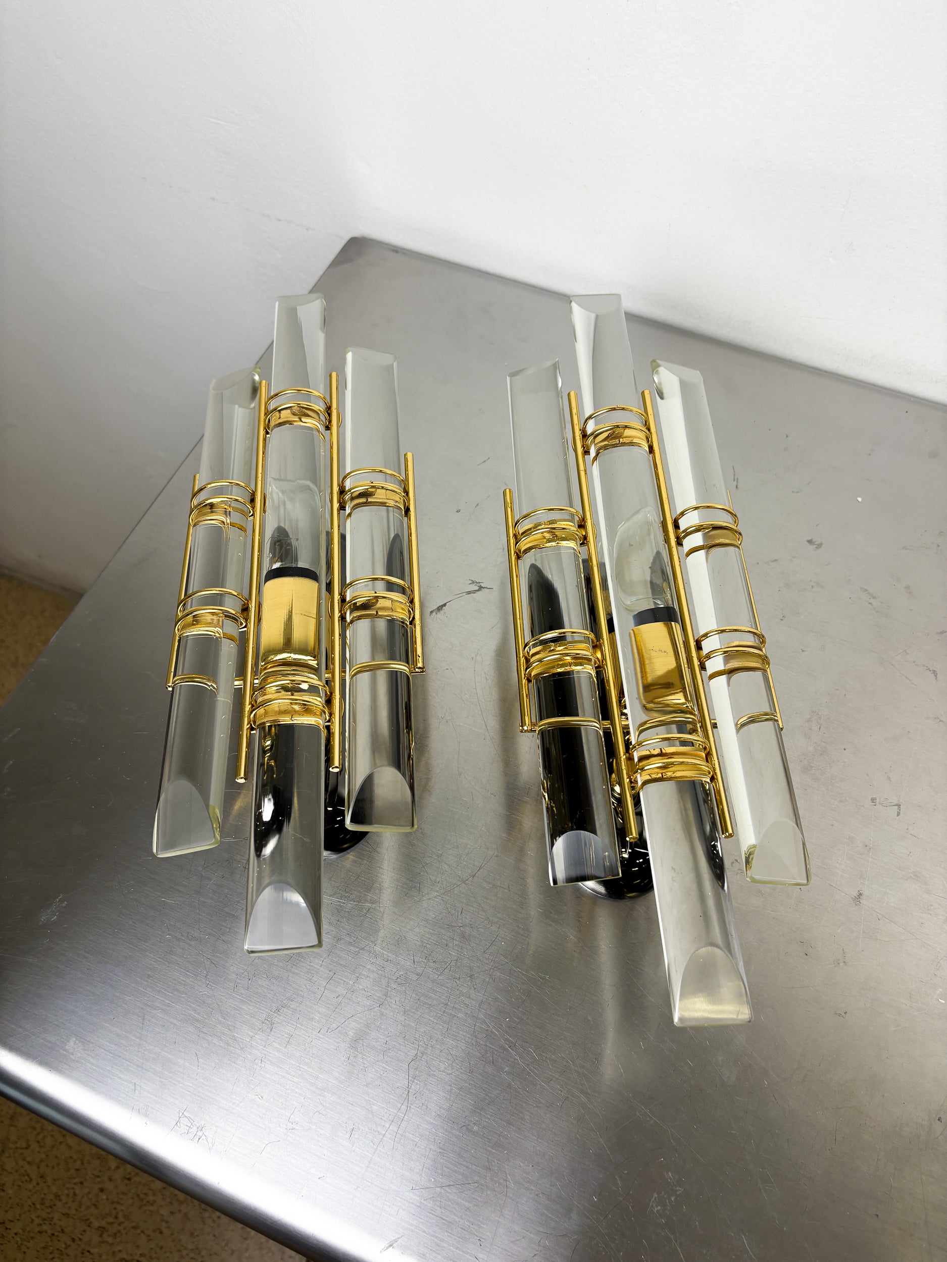 Pair of Venini sconce, Murano cut glass, Italy, 1970