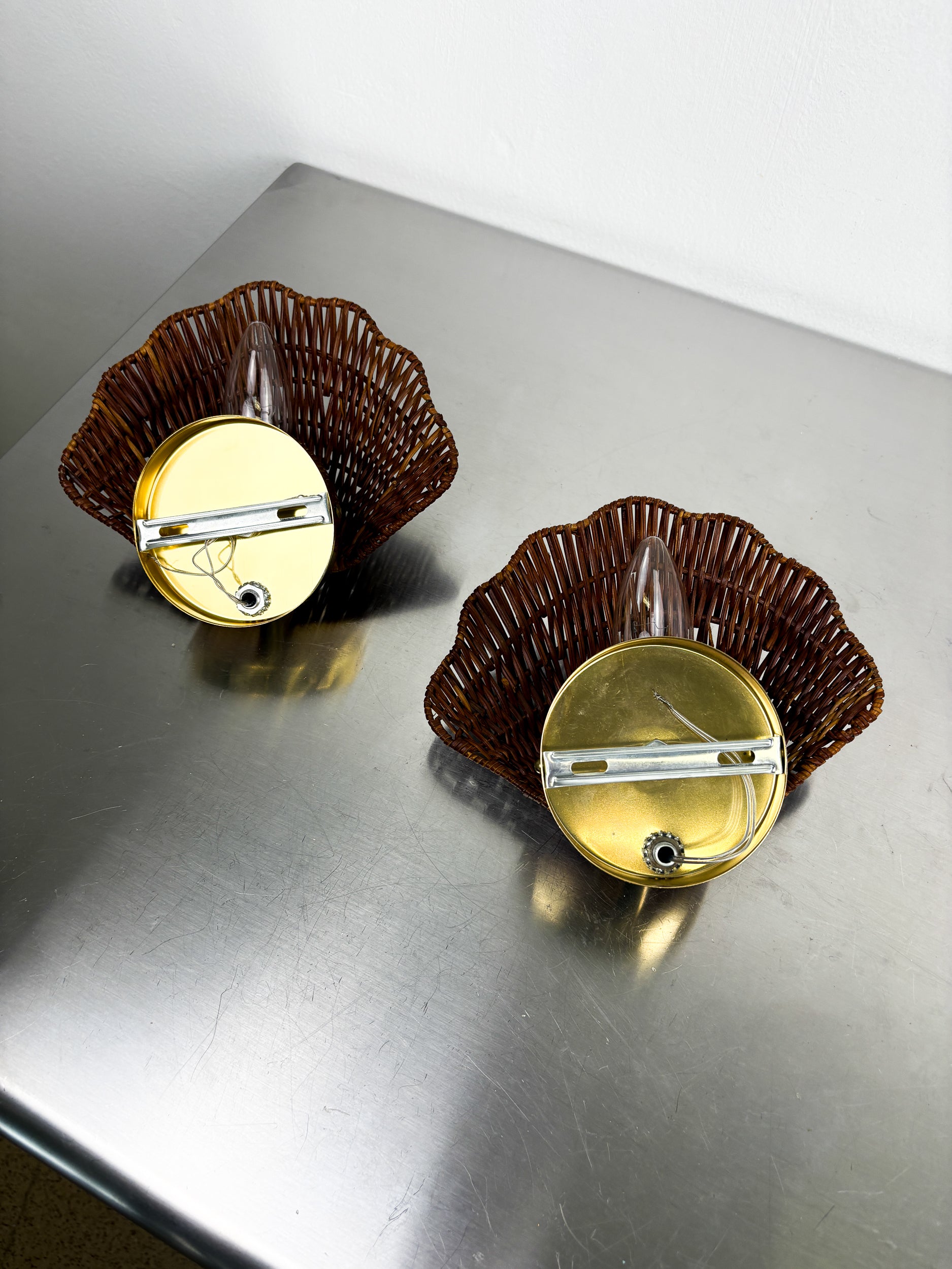 Pair of Shell-Shaped Wicker Wall Sconces – Rattan & Brass, Italy 1970