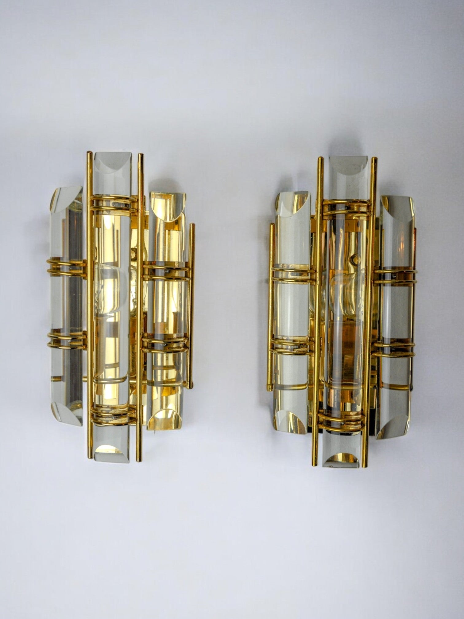Pair of Venini wall lamps, half-moon glass, Murano, Italy 1970