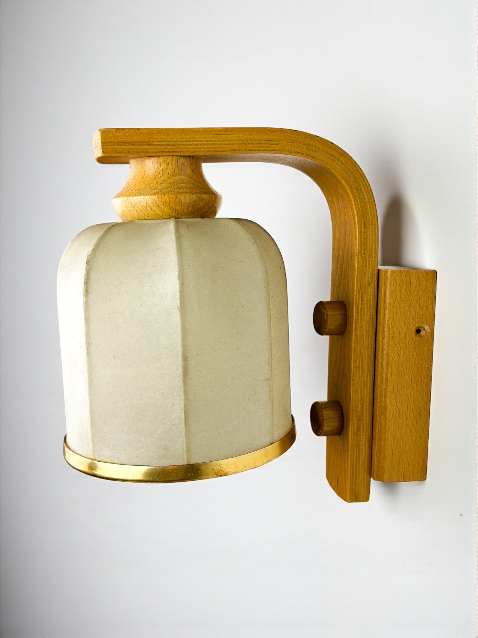 Cocoon wall lamp, resin and pine, Italy, Circa 1970's