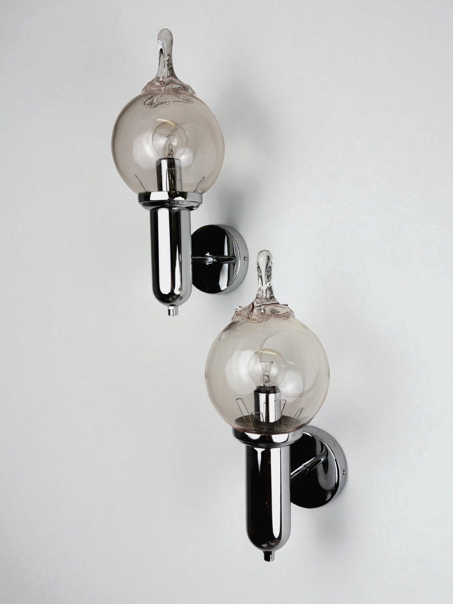 Pair of Toni Zuccheri drop shaped Wall Sconces, Murano Glass, Italy 1970s
