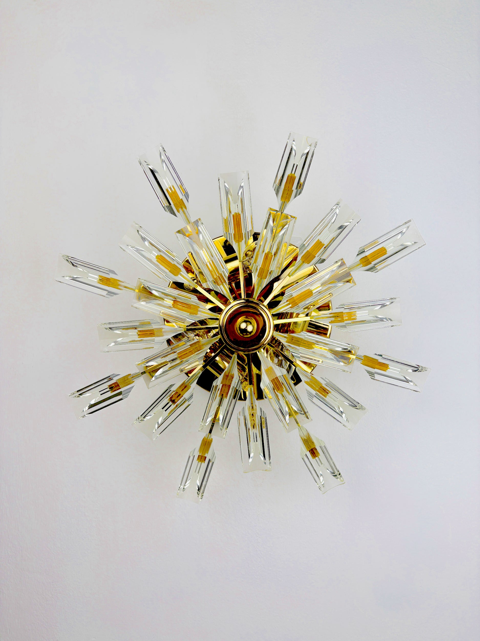 Sun-Shaped ceiling or wall light by Oscar Torlasco for StilKronen, Cut Murano Glass, Italy, 1970s