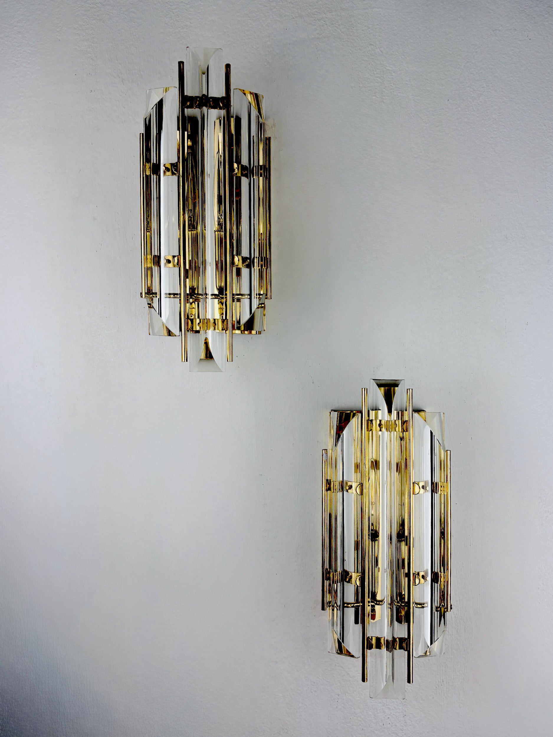 Pair of Venini wall lights, Murano cut glass, 1970's, Italy