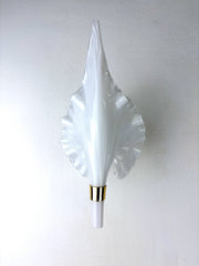 "Calla Lily" Leaf-Shaped Wall Sconce, Murano Glass & Gilt Brass, Italy, Circa 1970's