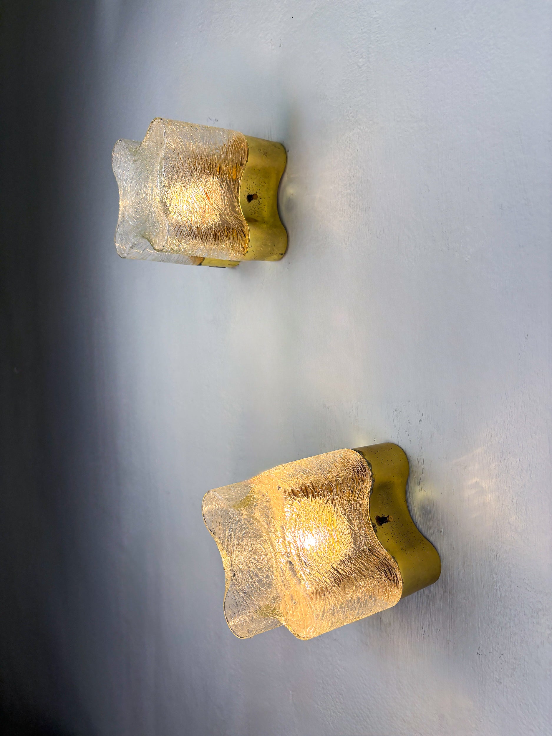 Pair of Gaetano Sciolari for Lightolier Wall Sconces, Murano Frosted Glass, Italy 1970s