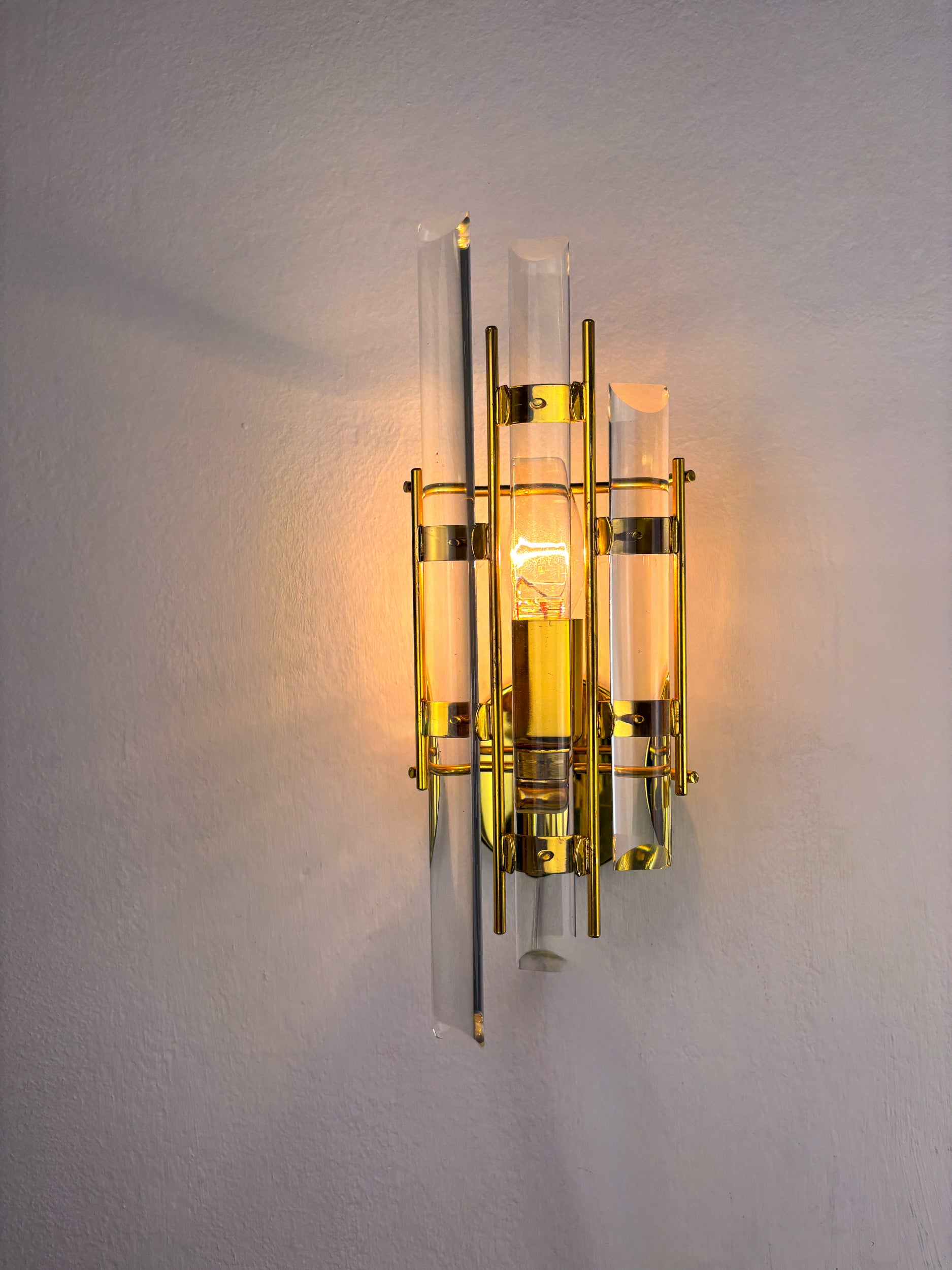 Venini Triedi Cut Glass Wall Sconce, circa 1970's, Italy