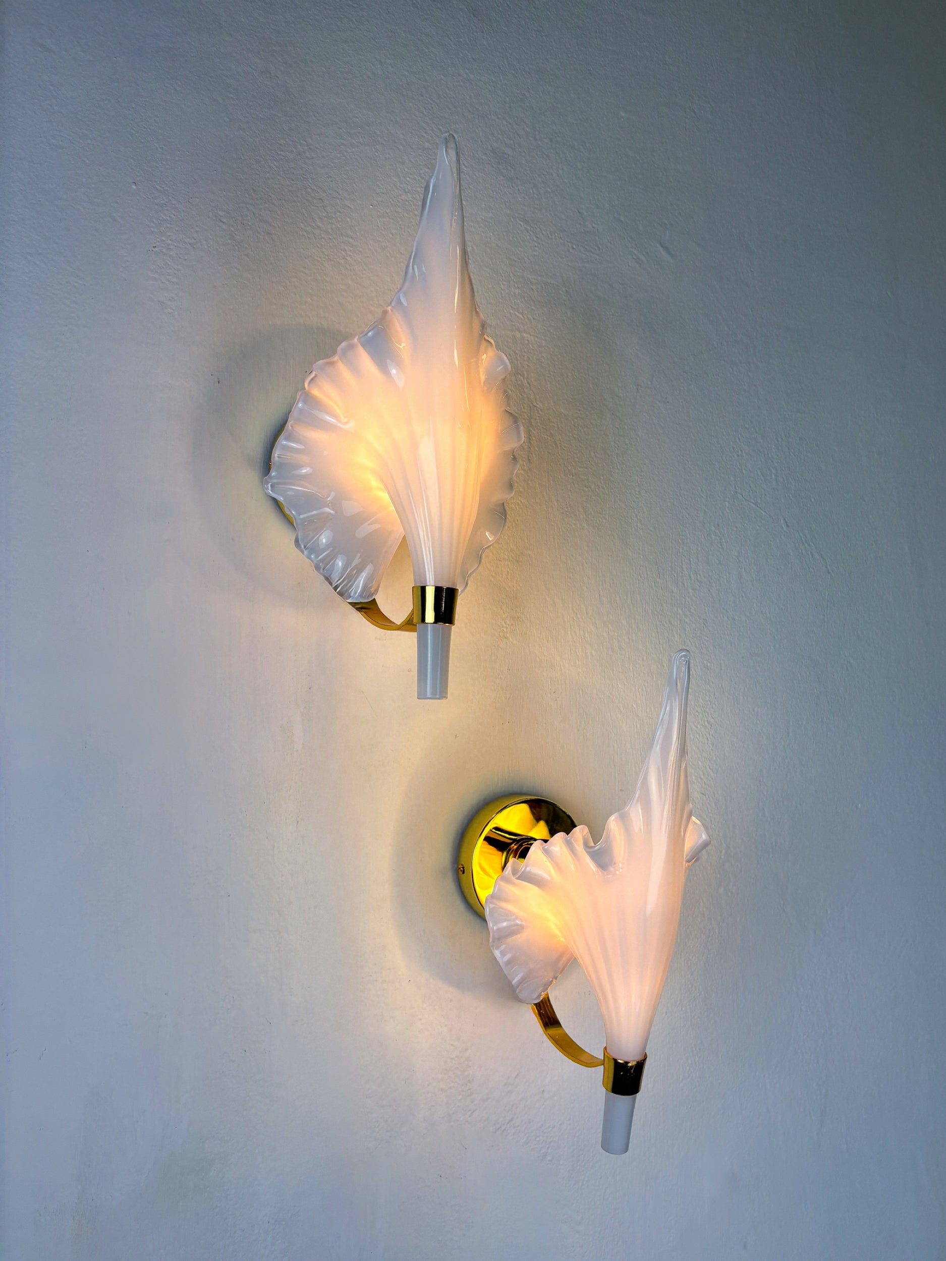 Pair of "Calla Lily" Leaf-Shaped Wall Sconces, Murano Glass & Gilt Brass, Italy, Circa 1970's