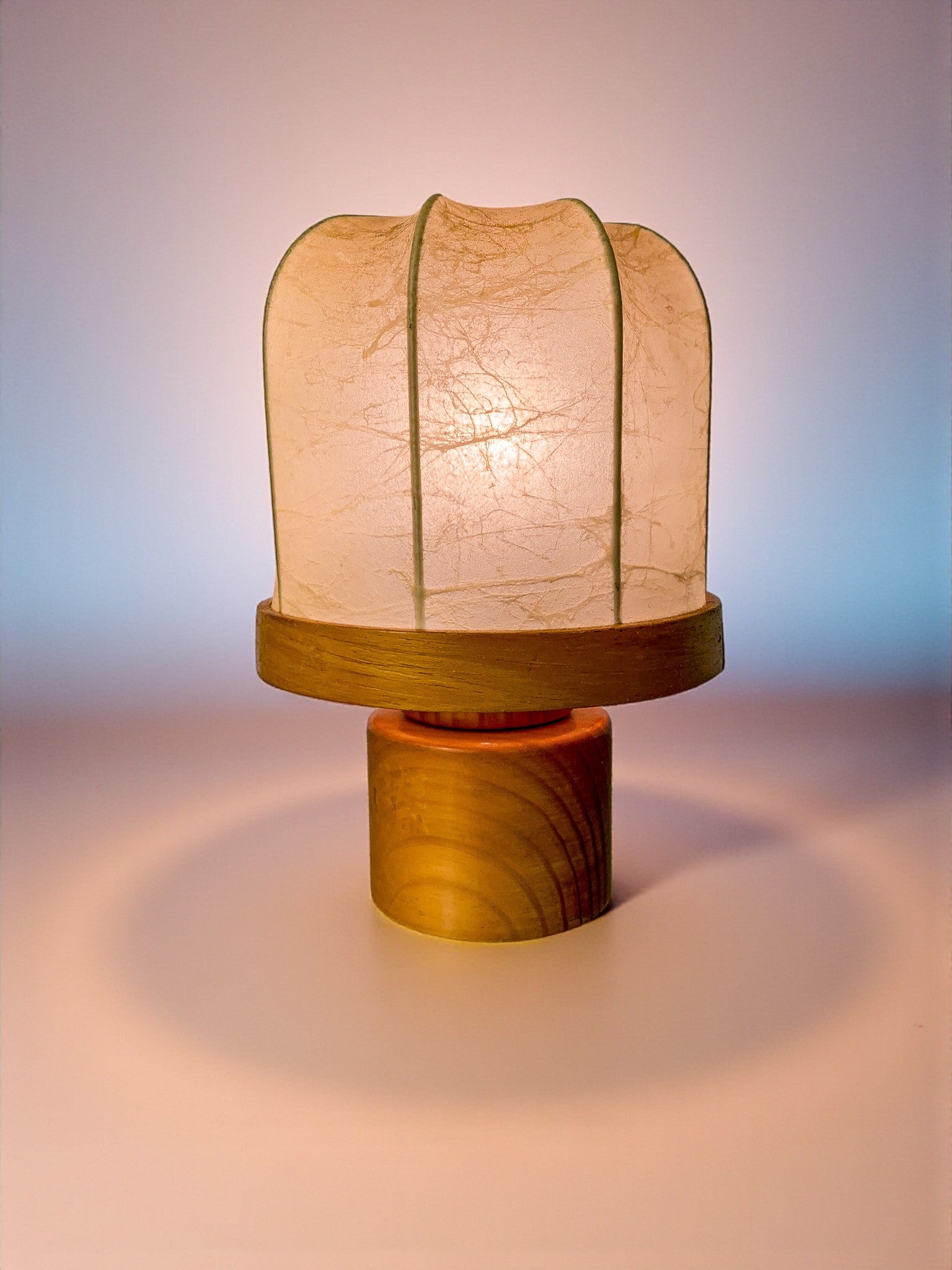 Italian "Cocoon" Table lamp, resin and pine wood, 1970's