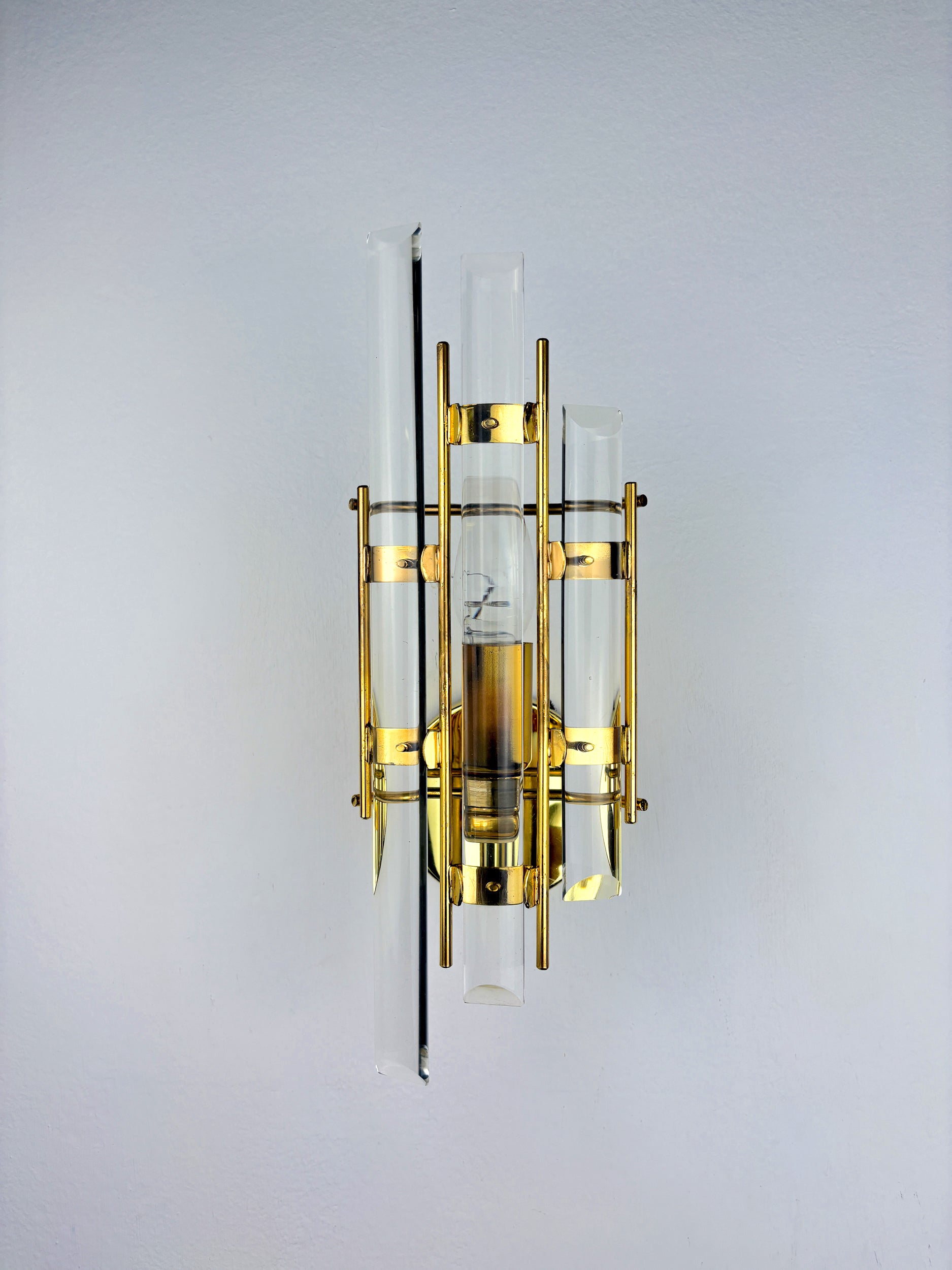 Venini Triedi Cut Glass Wall Sconce, circa 1970's, Italy