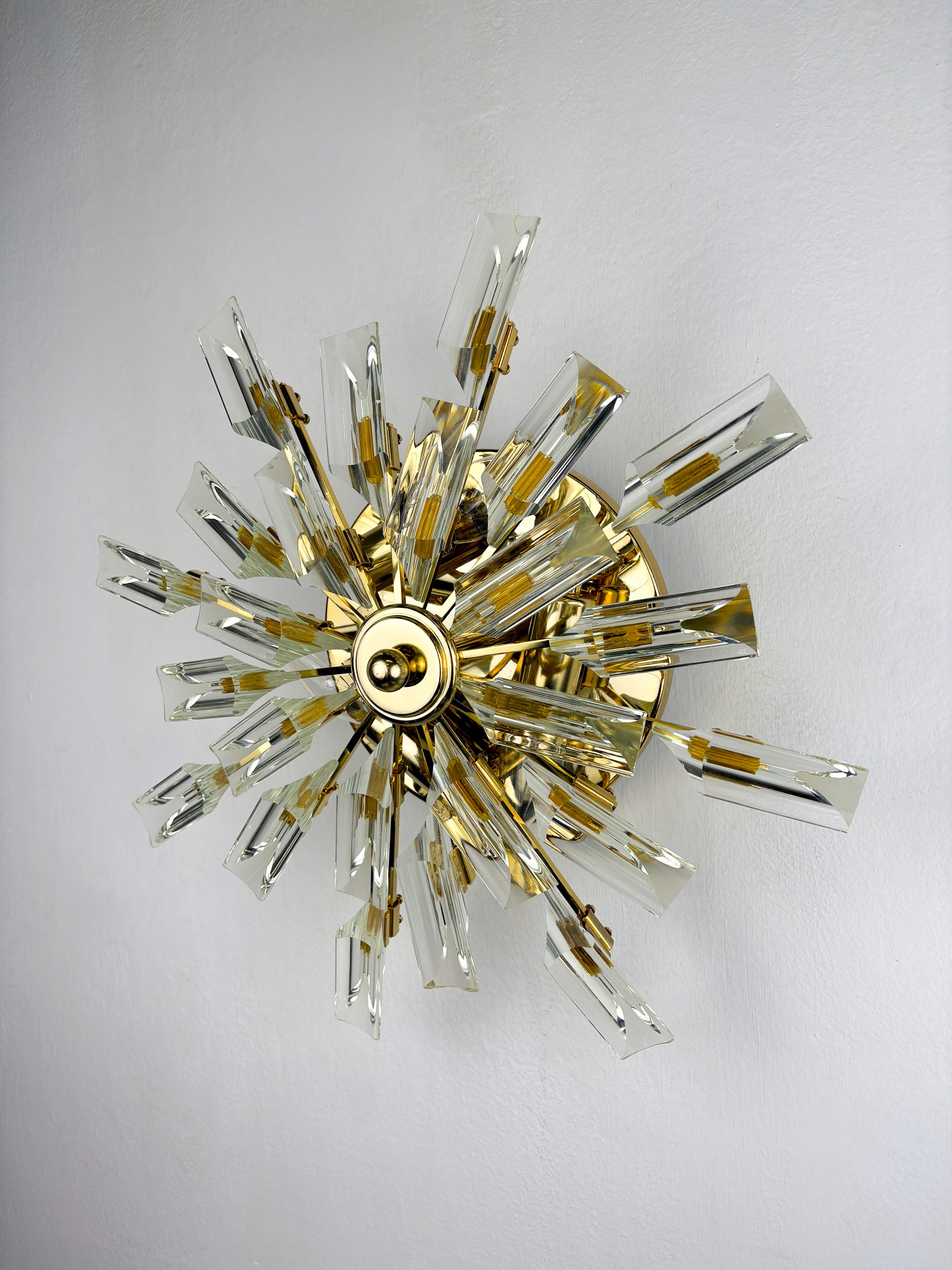 Sun-Shaped ceiling or wall light by Oscar Torlasco for StilKronen, Cut Murano Glass, Italy, 1970s