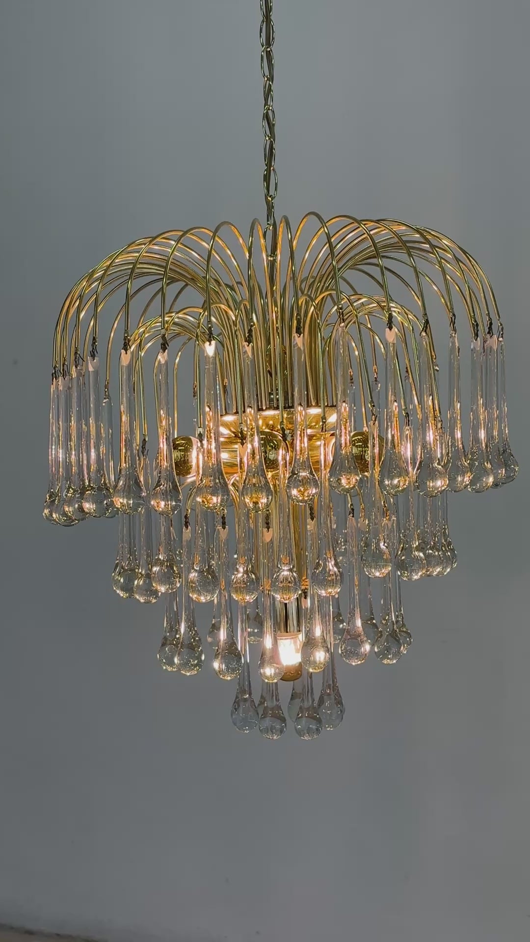 Load video: Four-Tier Cascade Teardrop Chandelier by Venini, Murano Glass, Italy 1970s