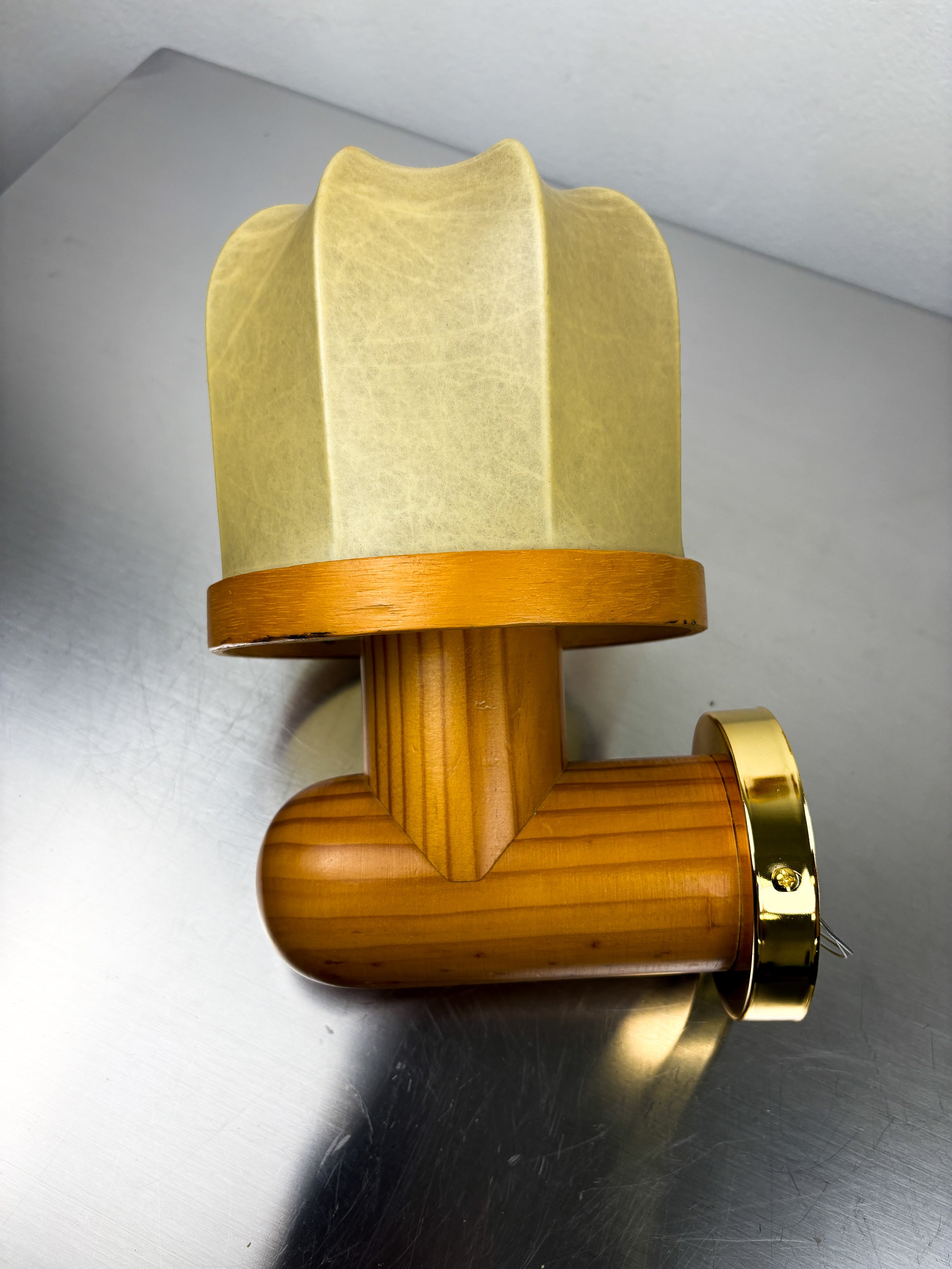 Italian "Cocoon" wall light, resin and pine wood, 1970s