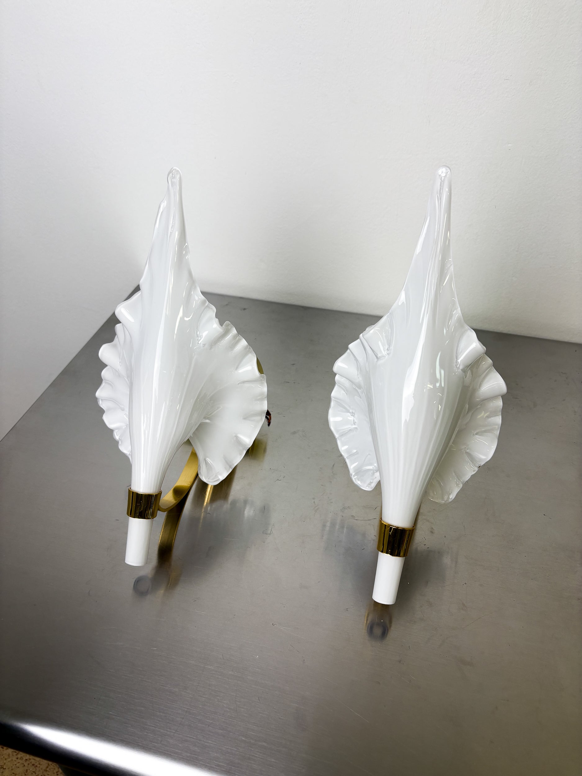 Pair of "Calla Lily" Leaf-Shaped Wall Sconces, Murano Glass & Gilt Brass, Italy, Circa 1970's