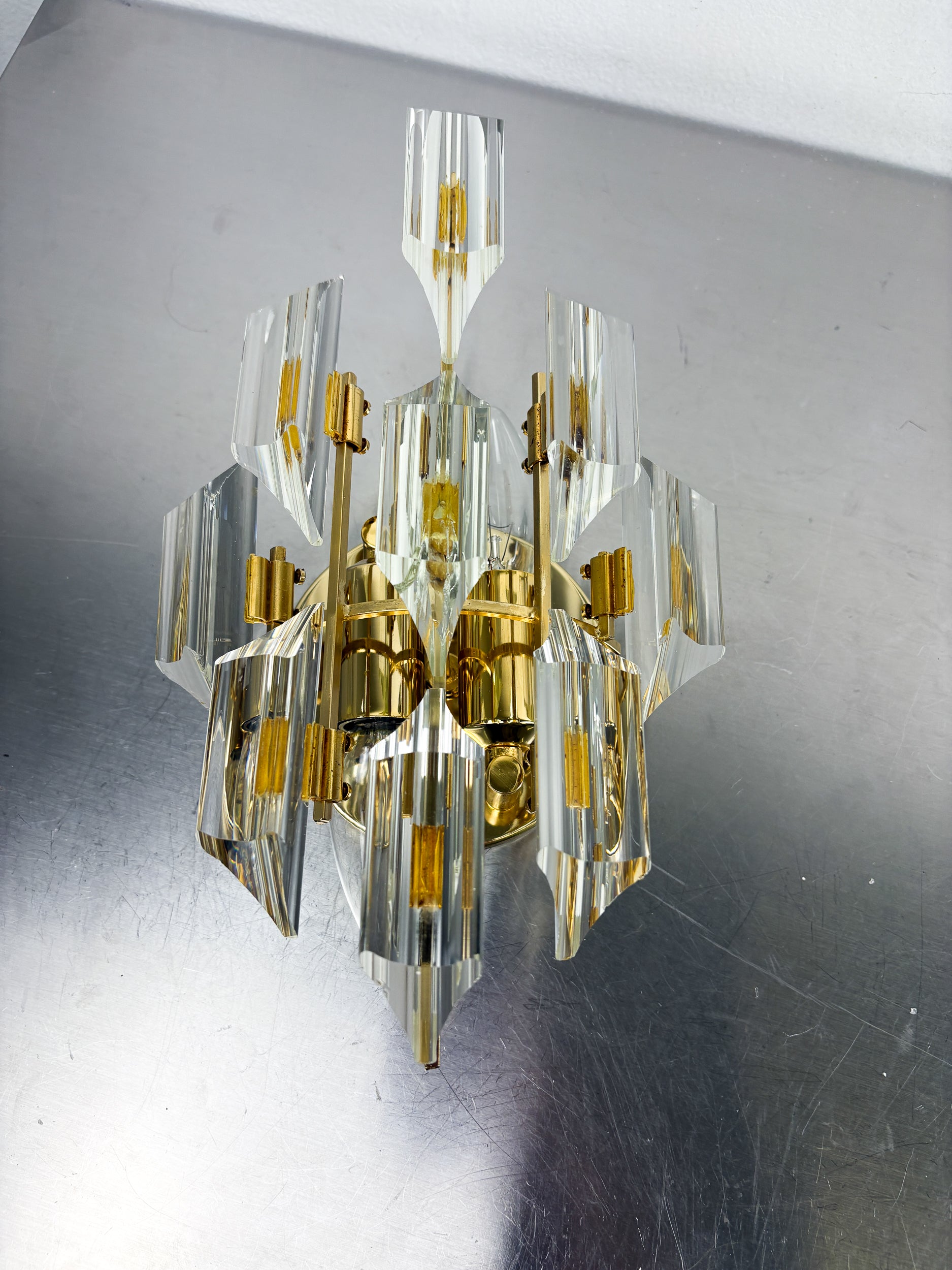 Oscar Torlasco for Stilkronen Wall Sconce, cut Murano glass, italy, Circa 1970's