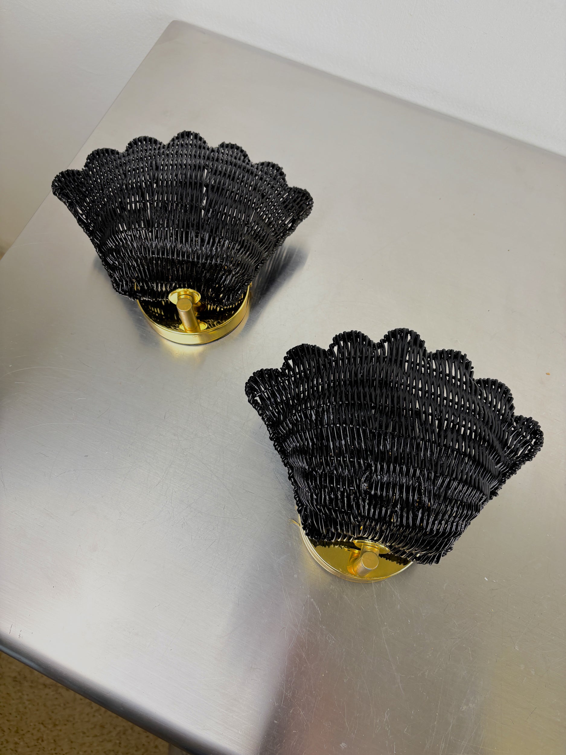 Pair of balck Shell-Shaped Wicker Wall Lights, Rattan & Brass, Italy, 1980's